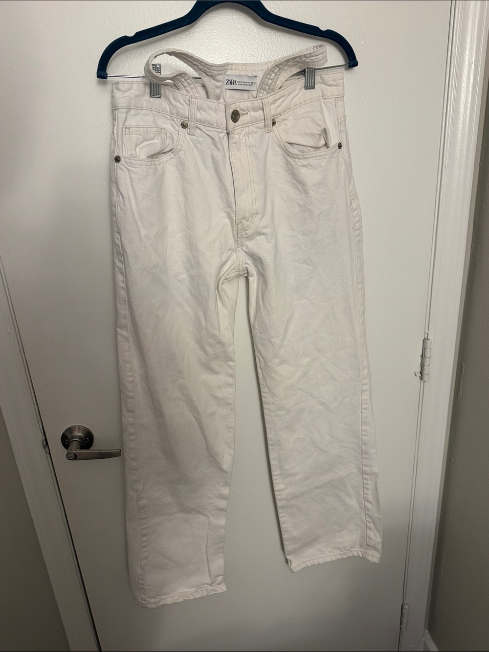 Zara Women's White Relaxed Straight Jeans